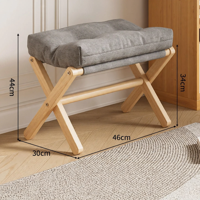 Klappbarer Holzhocker mit Stauraum