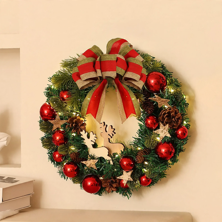 Dekorativer Weihnachtskranz aus Seidenblumen