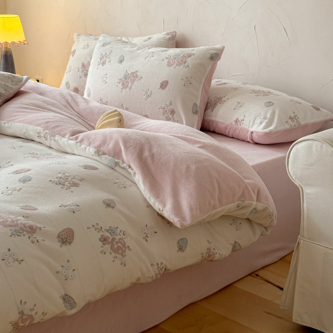 Milchfaser-Fleece Bettwäsche-Set mit floraler Prägung