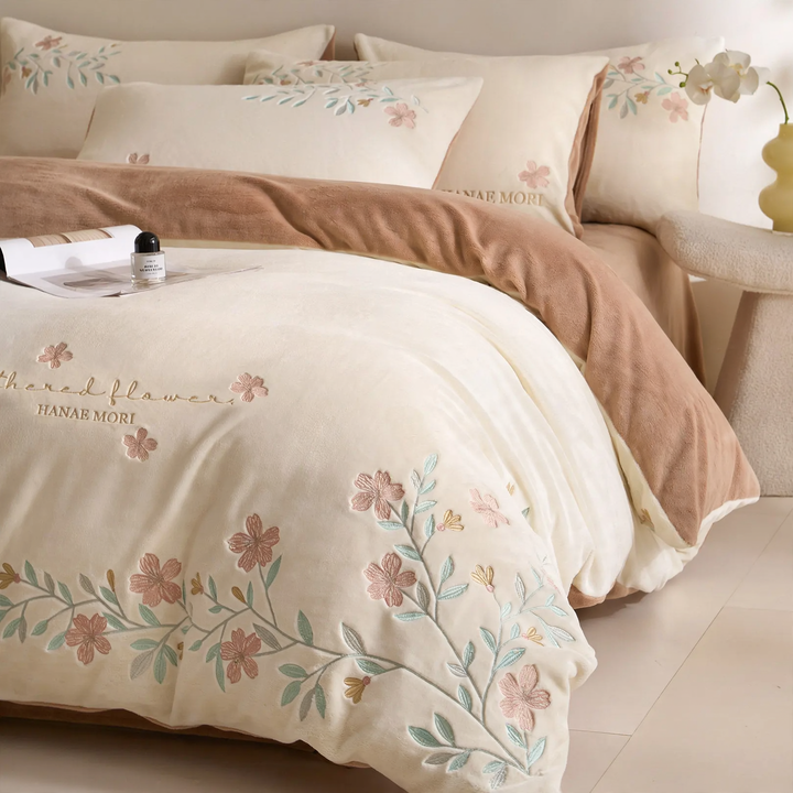 Milchfaser-Bettwäsche-Set, 4-teilig, Blumenmuster