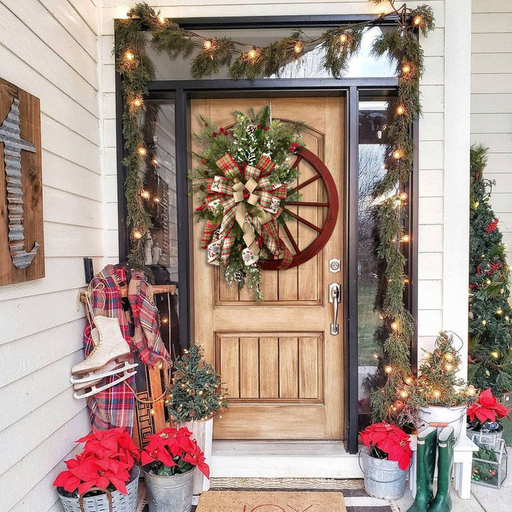 Rustikaler Holzkranz im Wagenrad-Design für die Weihnachtszeit