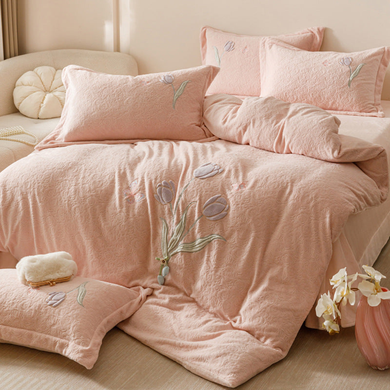 Luxuriöses Bettwäsche-Set aus Milchfaser-Fleece mit Prägung