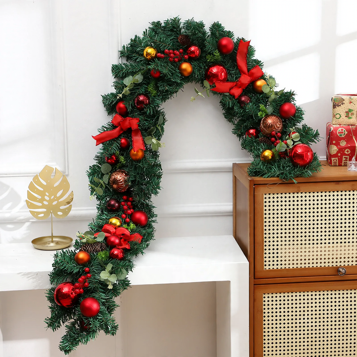 Dekorativer Weihnachtskranz aus Kunststoff