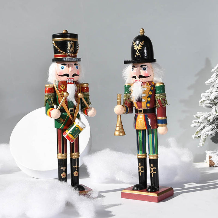 Nussknacker-Soldat aus Massivholz, 30 cm