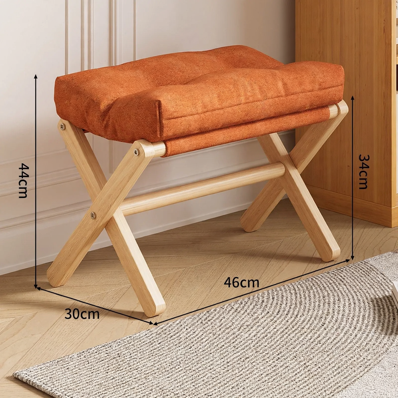 Klappbarer Holzhocker mit Stauraum