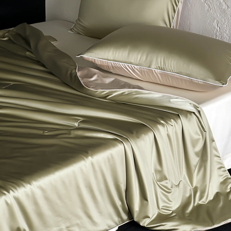 Seidensommer-Steppbett mit Maulbeerseide-Füllung