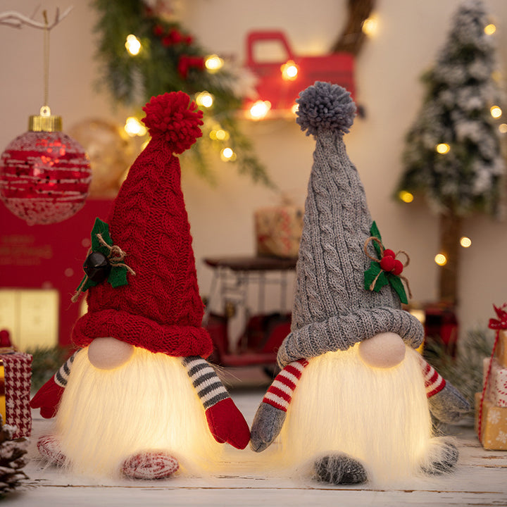Beleuchtete Weihnachts-Zwergenfiguren mit Strickmütze