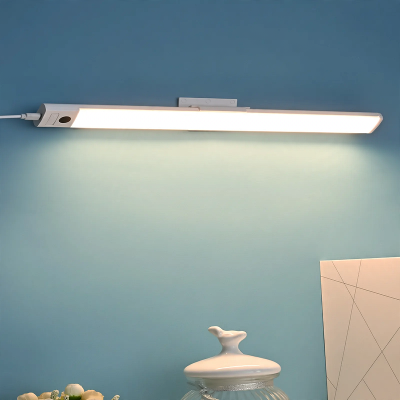 Wandmontierte LED-Schreibtischlampe mit Vollspektrumlicht