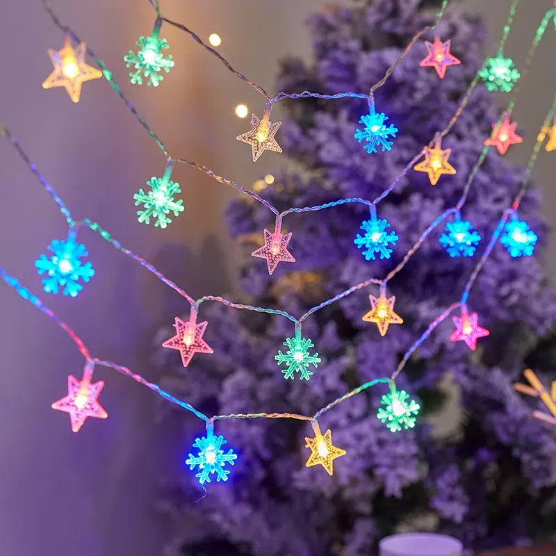 LED-Lichterkette mit Kugeln und Sternen für stimmungsvolles Licht