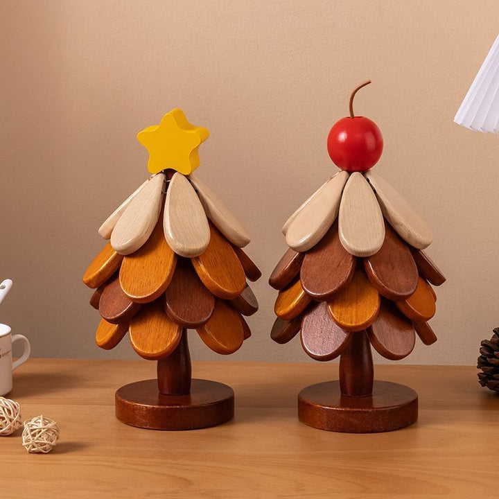 Dekorative Weihnachtsbaum-Untersetzer aus Holz
