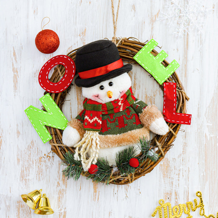Weihnachtskranz aus Holz mit Figuren