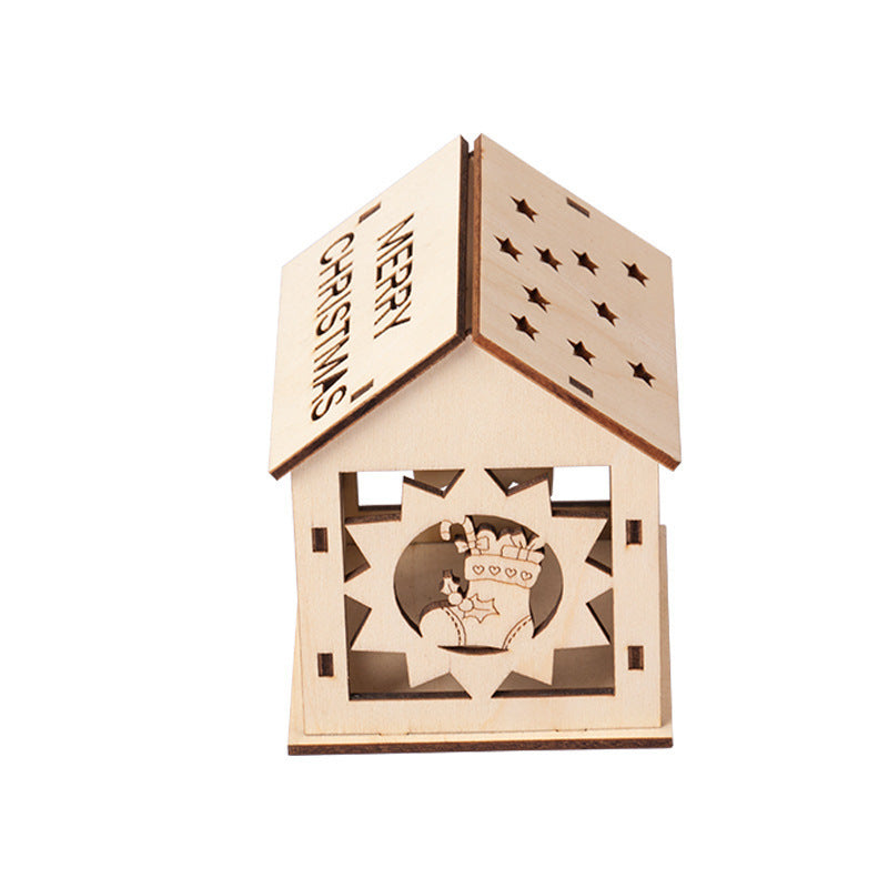Dekoratives Holzhaus mit weihnachtlichen Motiven