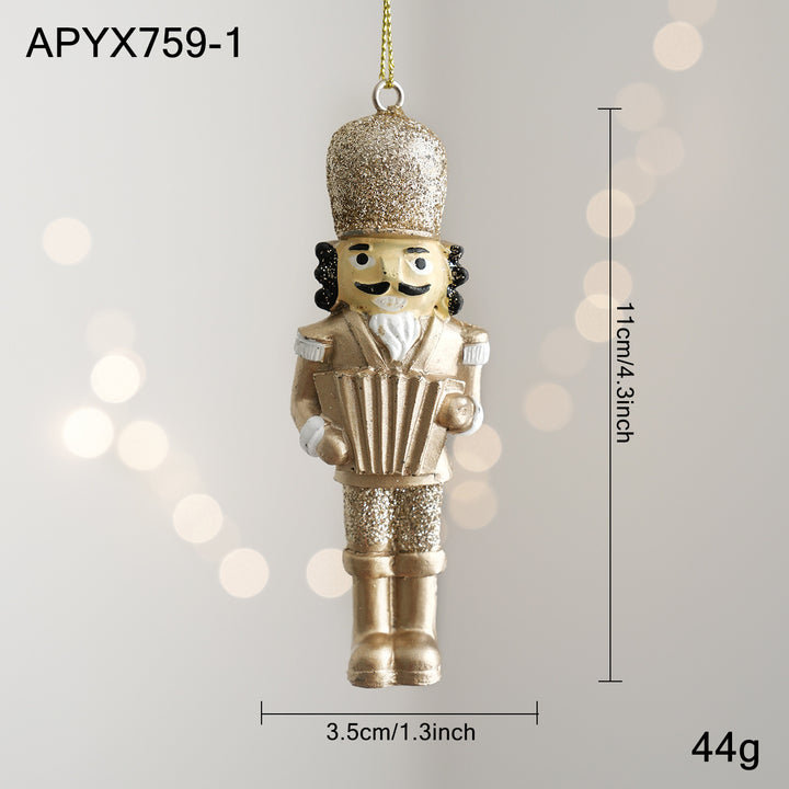Goldener Nussknacker-Anhänger aus Kunstharz für den Weihnachtsbaum