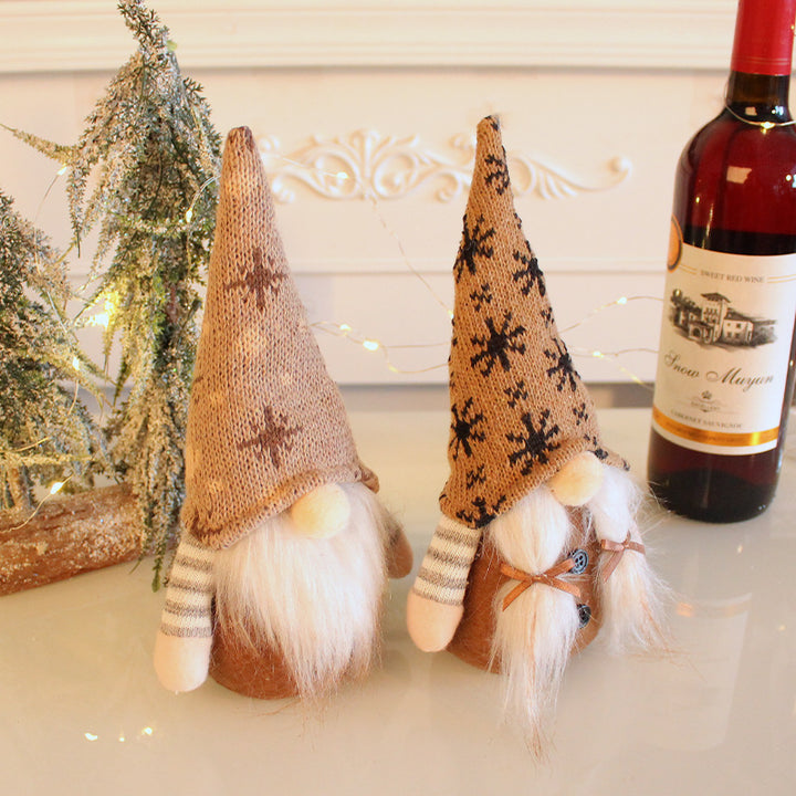 Weihnachts-Wichtel mit Strickmütze, braun