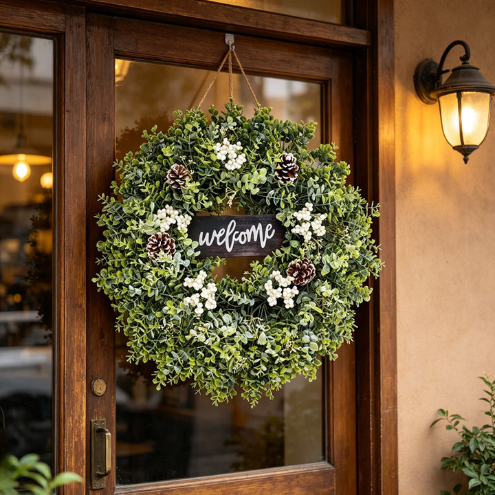 Weihnachtlicher Eukalyptus-Kranz mit Welcome-Schild 60 cm