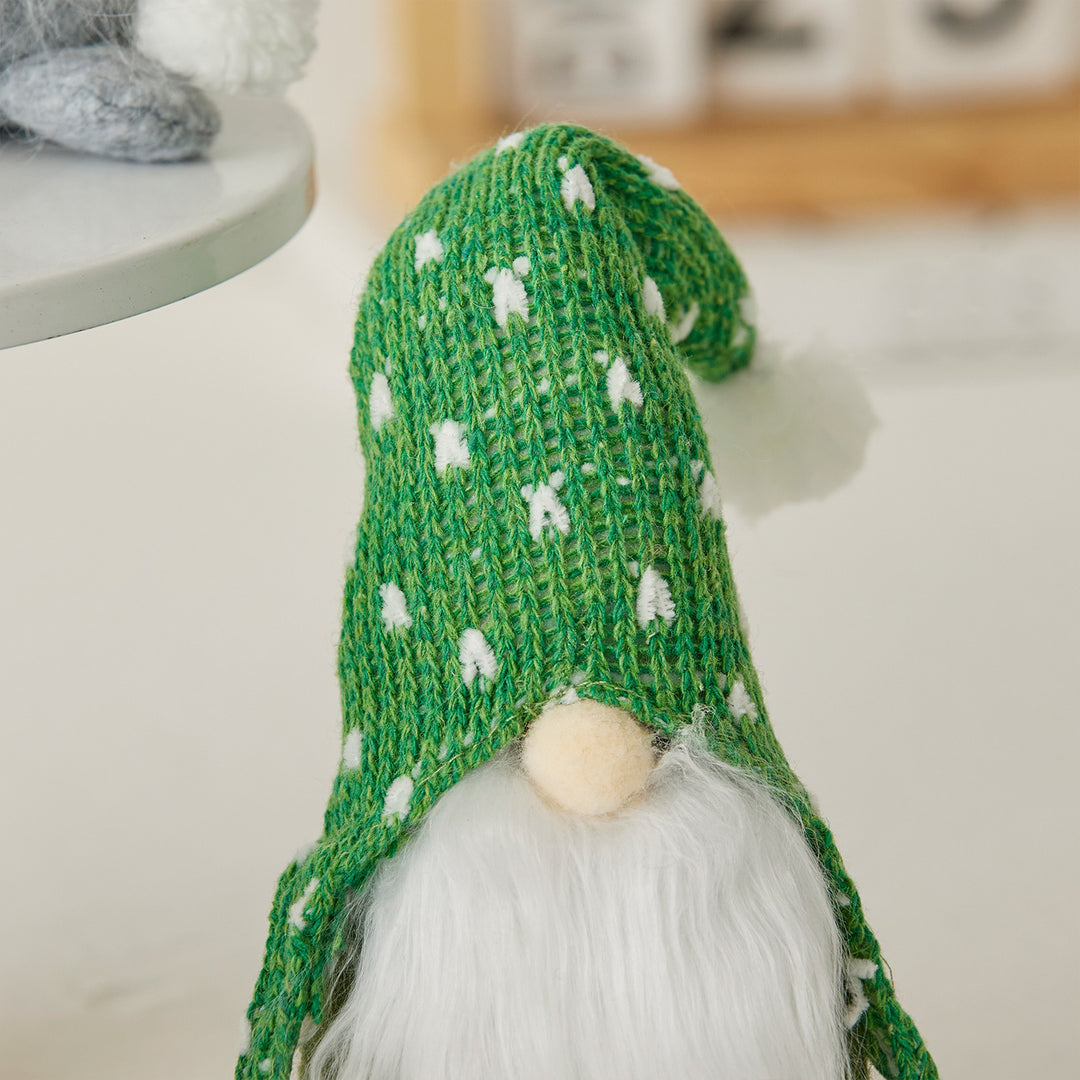 Skandinavischer Wichtel mit Strickmütze