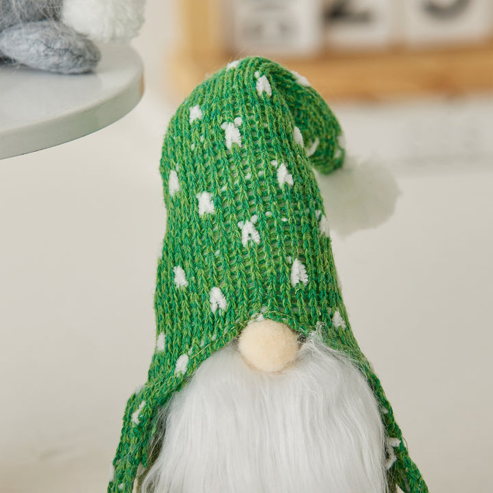 Skandinavischer Wichtel mit Strickmütze