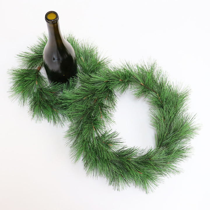 Weihnachtskranz aus PVC-Tannennadeln