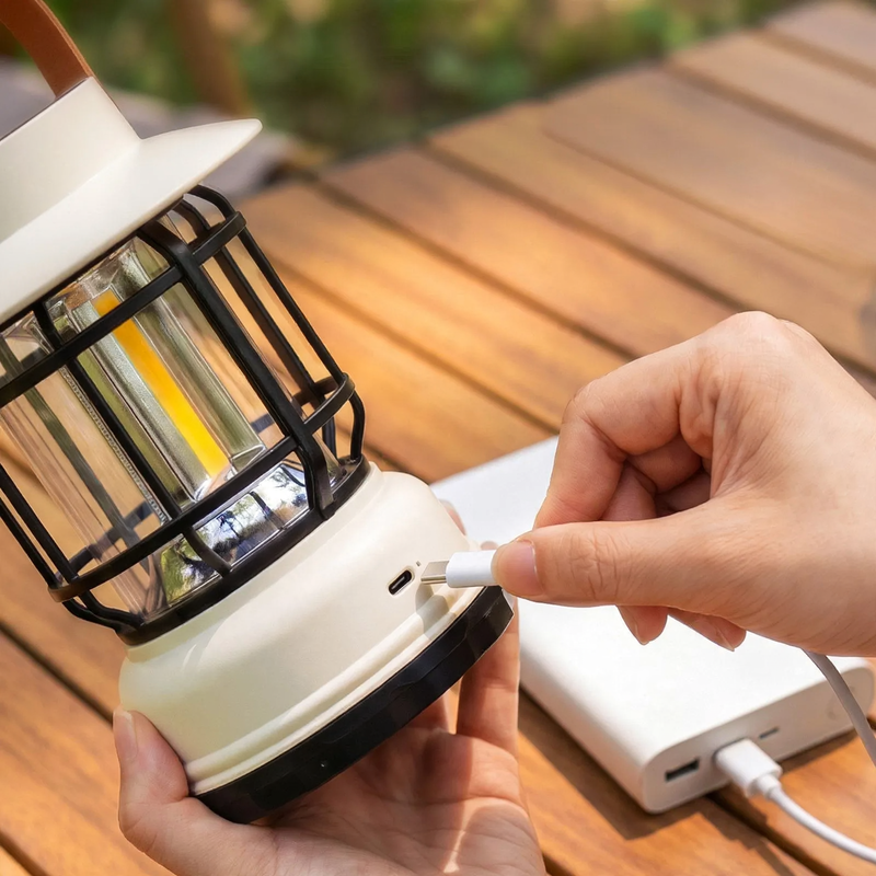 LED-Campinglampe mit Akku und Notlichtfunktion
