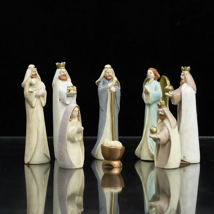 Krippenfiguren-Set aus Kunstharz, 8-teilig