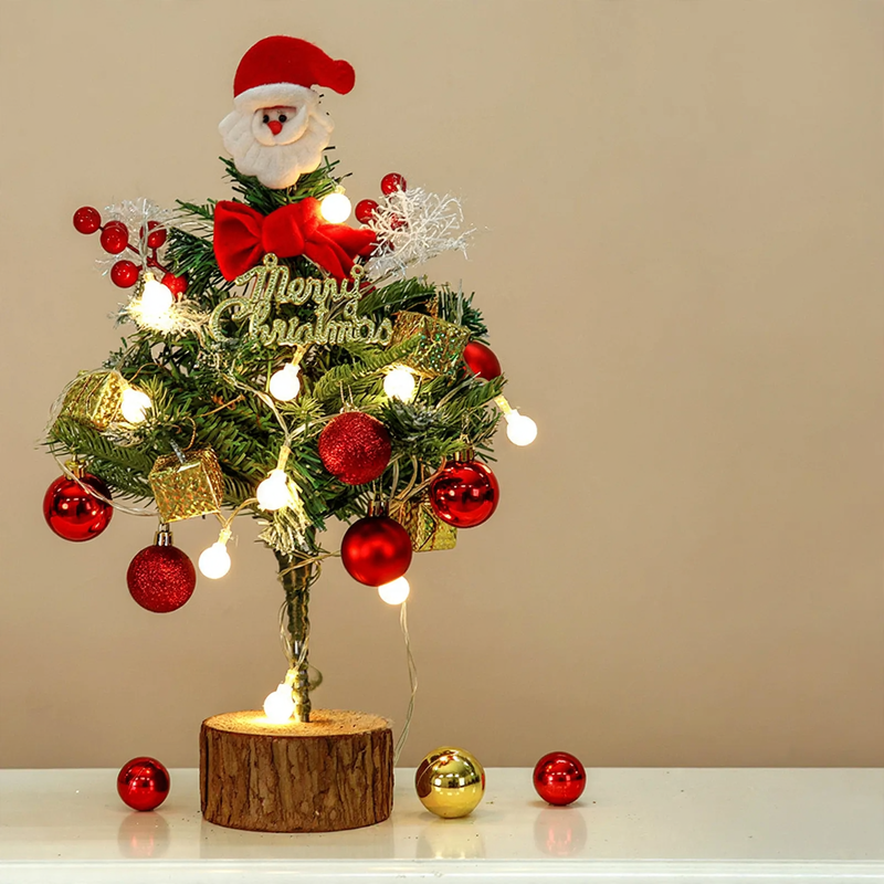 Dekorative Weihnachtshänger mit Schneeflocken und Rentier