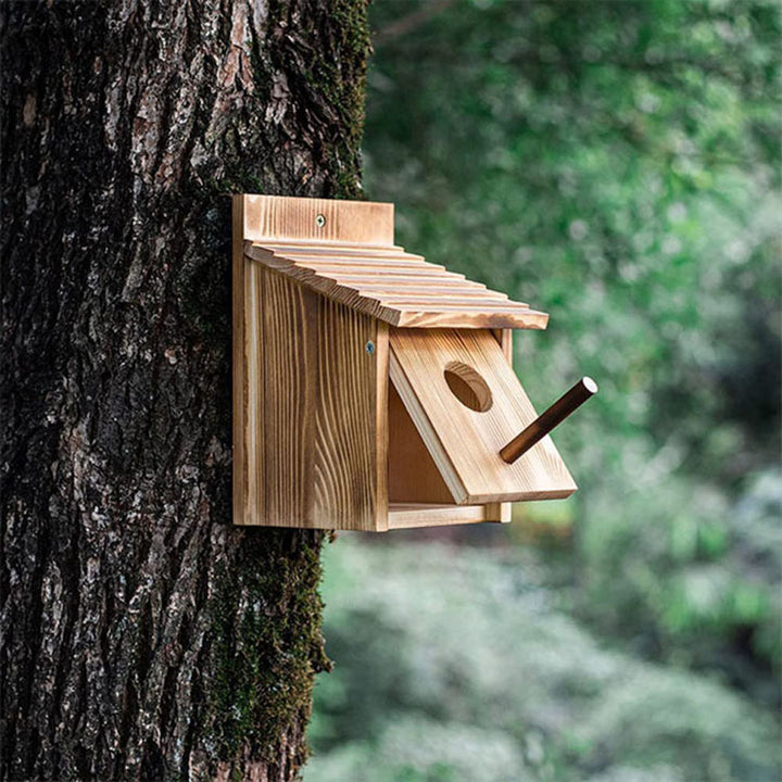 Hängendes Vogelhaus aus Massivholz für den Garten