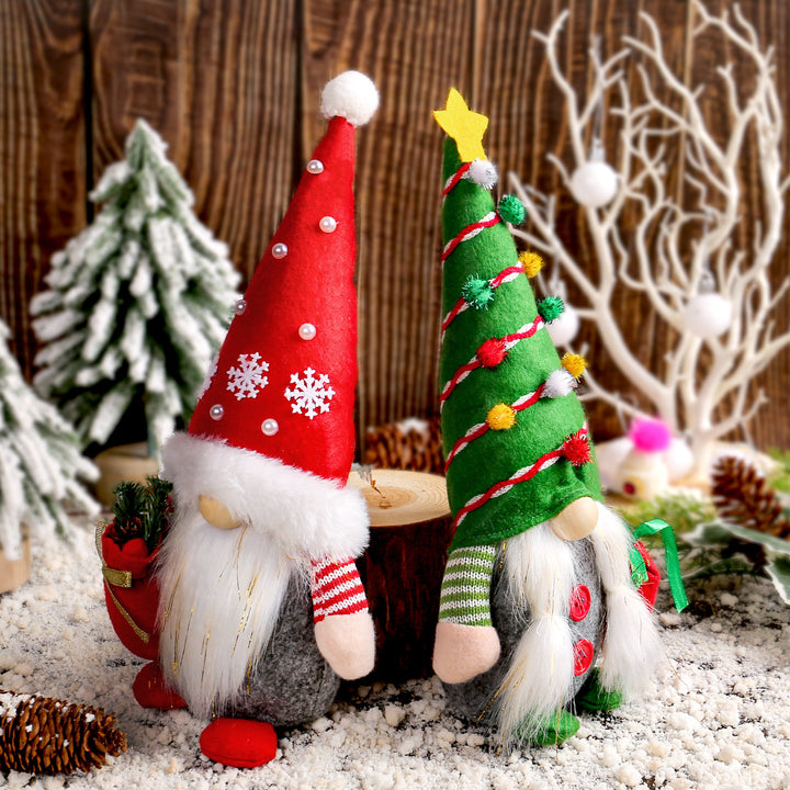Weihnachts-Wichtel mit Geschenk, stehend