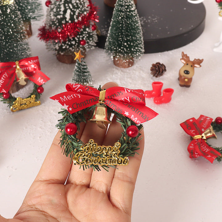 Kleiner dekorativer Weihnachtskranz