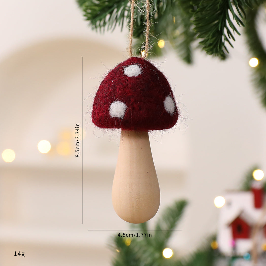Weihnachtlicher Wichtel-Anhänger aus Filz