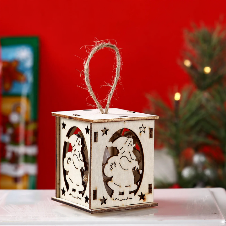 Beleuchtetes Holzhaus für die Weihnachtszeit
