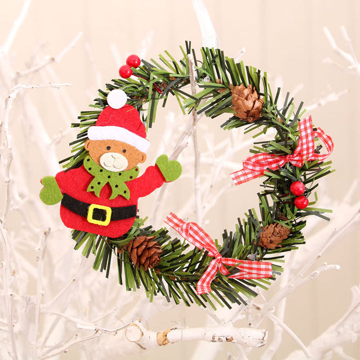 Weihnachtlicher Türkranz mit Figuren