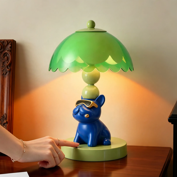 Französische Bulldogge Tischlampe mit Sonnenbrille