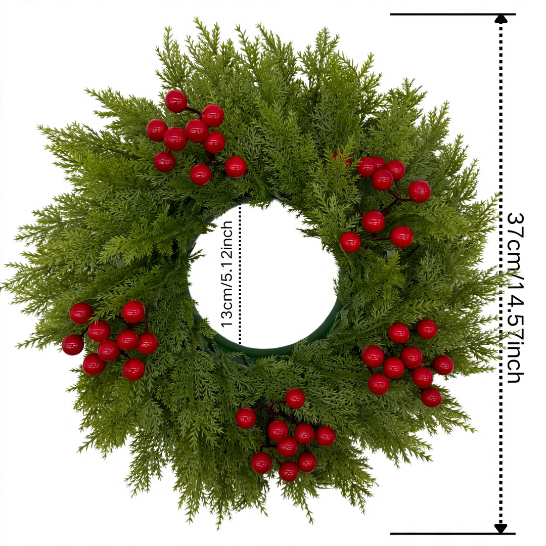 Künstlicher Weihnachtskranz mit Tannennadeln und Beeren