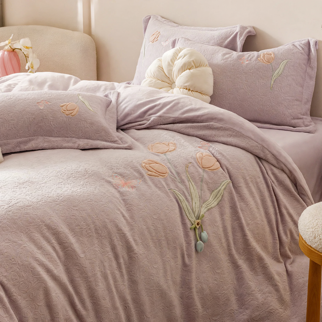 Luxuriöses Bettwäsche-Set aus Milchfaser-Fleece mit Prägung