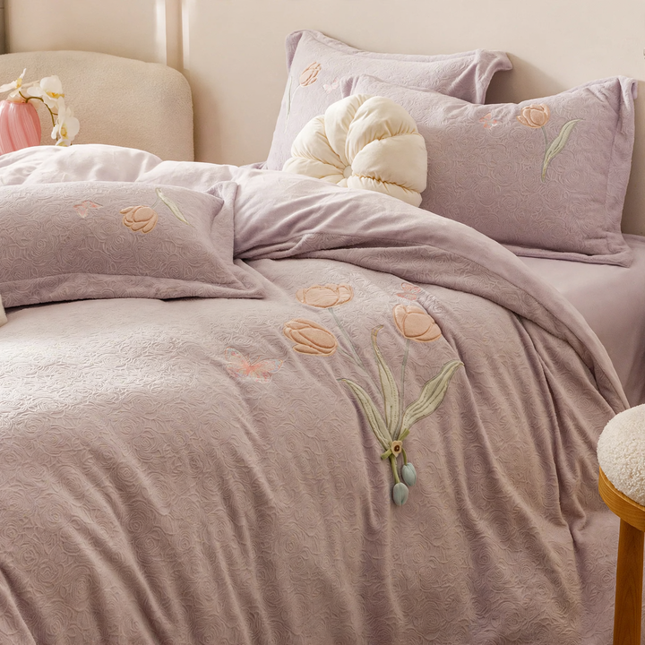 Luxuriöses Bettwäsche-Set aus Milchfaser-Fleece mit Prägung