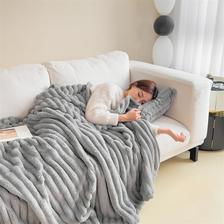 Warme Flanell-Wohndecke in Kaninchenfell-Optik