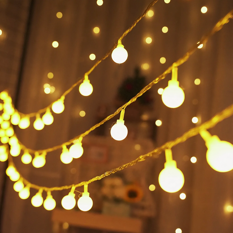 LED-Lichterkette mit Kugeln für Dekoration und Camping