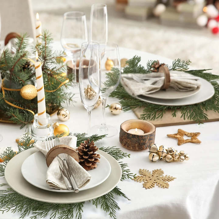 Weihnachtskranz mit künstlichen Tannennadeln, amerikanischer Stil