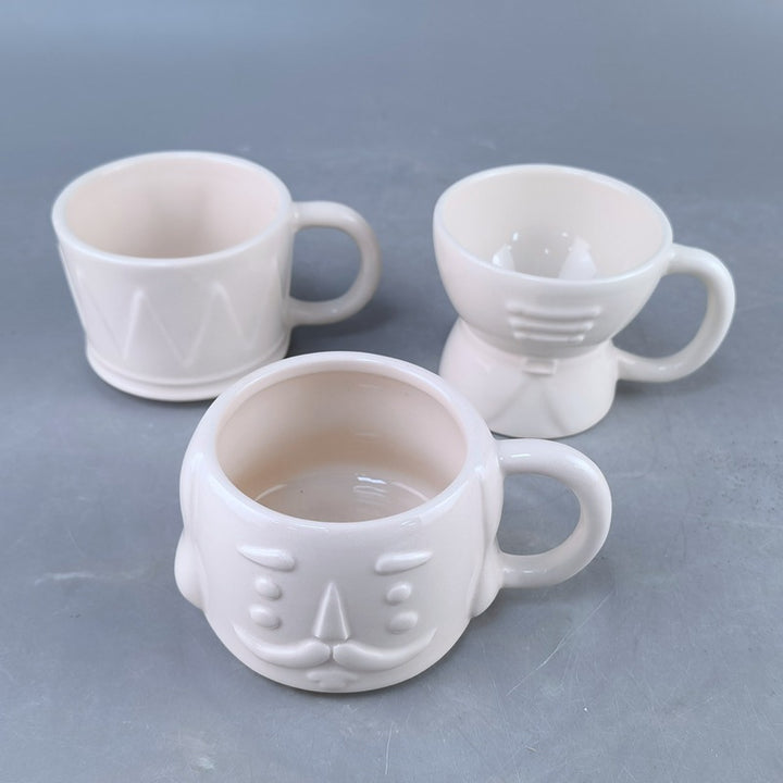 Keramik-Tasse mit Nussknacker-Motiv, 420 ml