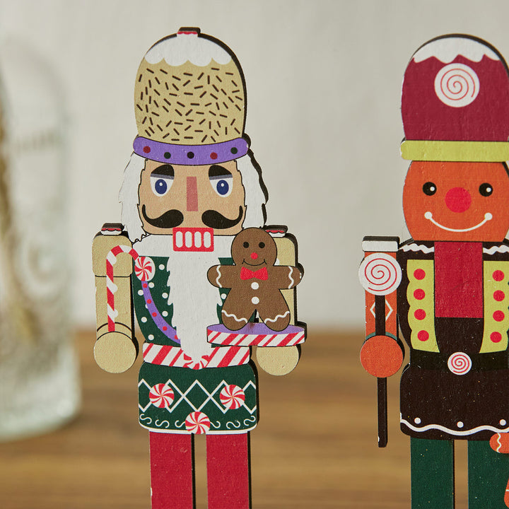 Dekorativer Holz-Nussknacker Soldat für Weihnachten