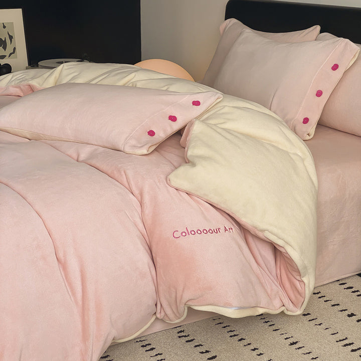Luxuriöses Milchfaser-Fleece Bettwäsche-Set mit Stickerei