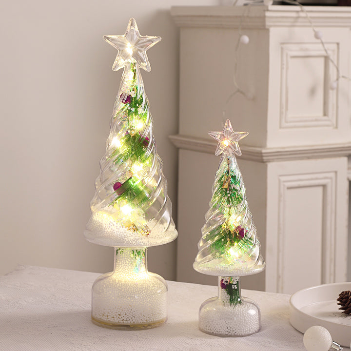 Beleuchteter Mini-Weihnachtsbaum aus Kiefernnadeln