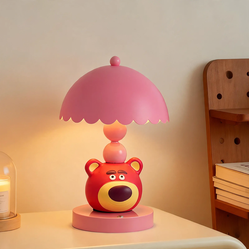 Süße Erdbeerbär-Tischlampe für Kinder
