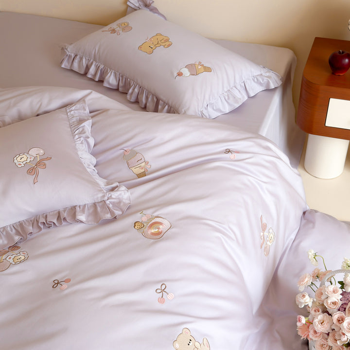 Baumwoll-Bettwäsche-Set mit Hasen-Stickerei und Spitzenbesatz