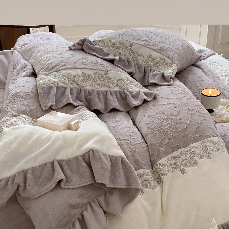 Französisches Milchfaser-Fleece-Bettwäsche-Set mit Relief-Stickerei