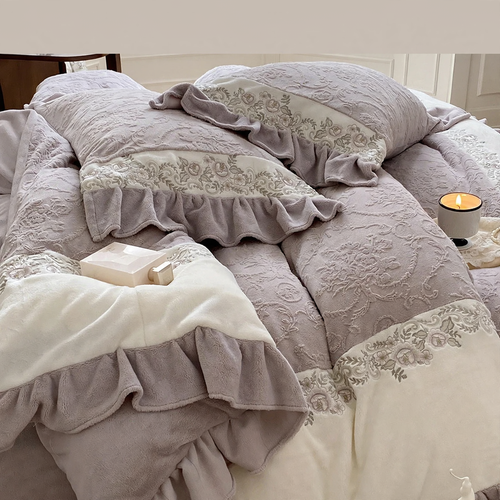 Französisches Milchfaser-Fleece-Bettwäsche-Set mit Relief-Stickerei