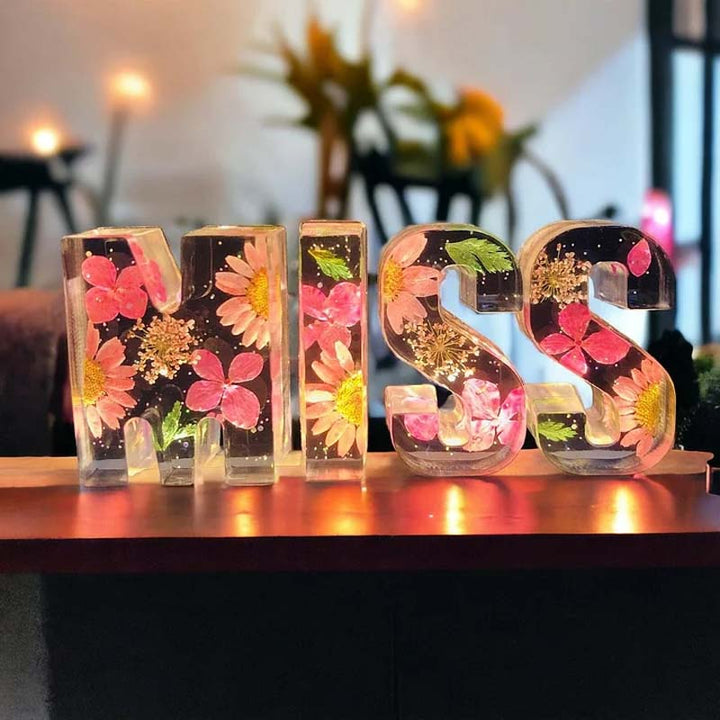 Sandsberg | Harz-Blumen-Nachtlicht | LED-Deko-Lampe in Buchstabenform