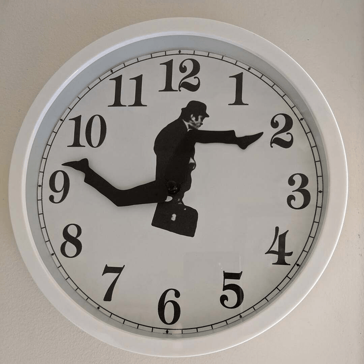 Ministerium der Albernen Spaziergänge Uhr | Karnz