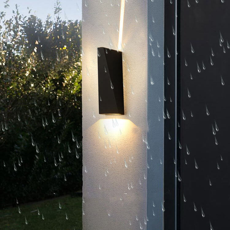 Einfache, trapezförmige, wasserdichte LED-Wandleuchte für den Außenbereich mit 2 Leuchten