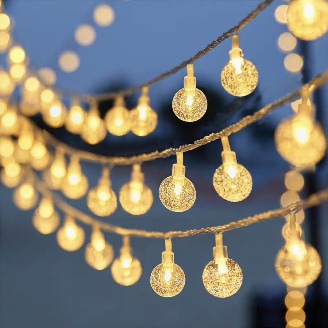 LED-Lichterkette mit Kugeln und Sternen, batteriebetrieben